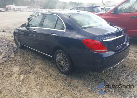 2015 Mercedes-Benz C 300 4Matic/Luxury 4Matic/Sport 4Matic из США, поврежденный, VIN 55SWF4KB7FU038915